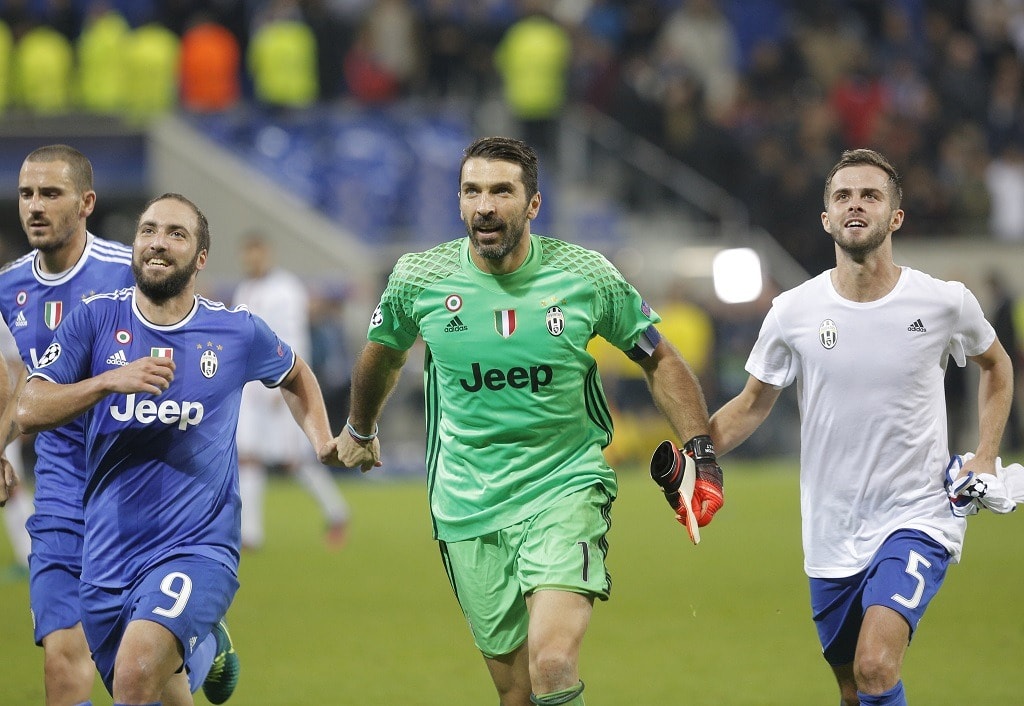 Juventus remain as the betting odds' favourites to lead the Serie A standings