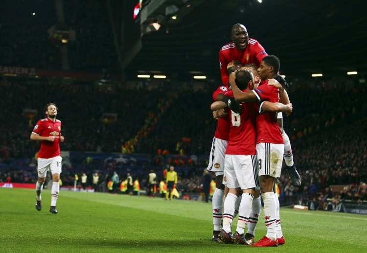 Để tri ân khán giả nhà, Man United lần đầu tiên lọt vào vòng đấu loại trực tiếp Champions League kể từ thời David Moyes