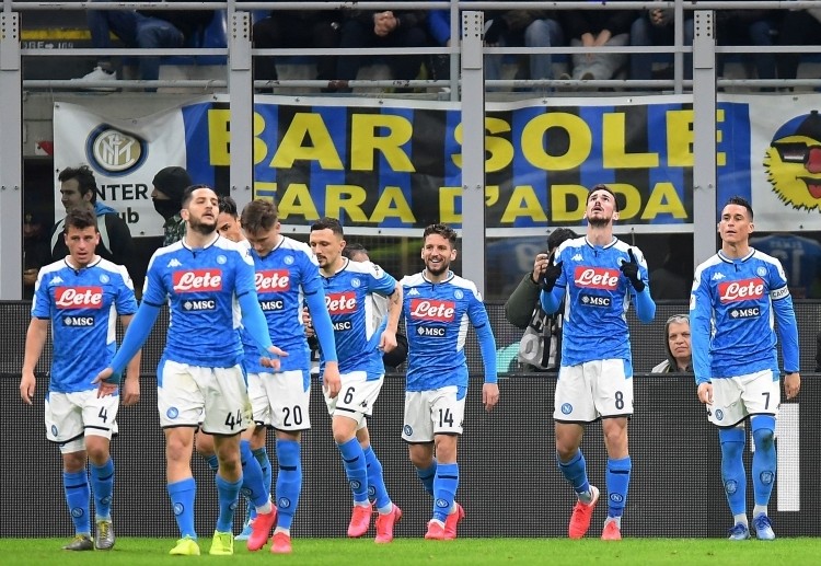 Coppa Italia: Napoli chơi với một thế trận phòng ngự ngay từ đầu nhằm tránh thủng lưới