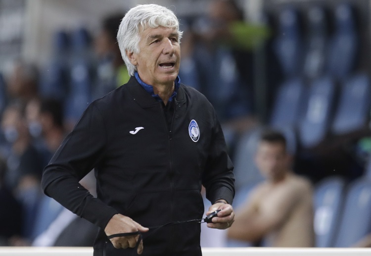 Atalanta manager Gian Piero Gasperini looks worried during a Serie A match