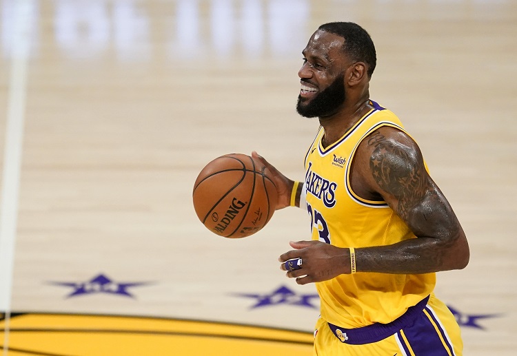 NBA 洛杉矶湖人的詹姆斯三分上篮