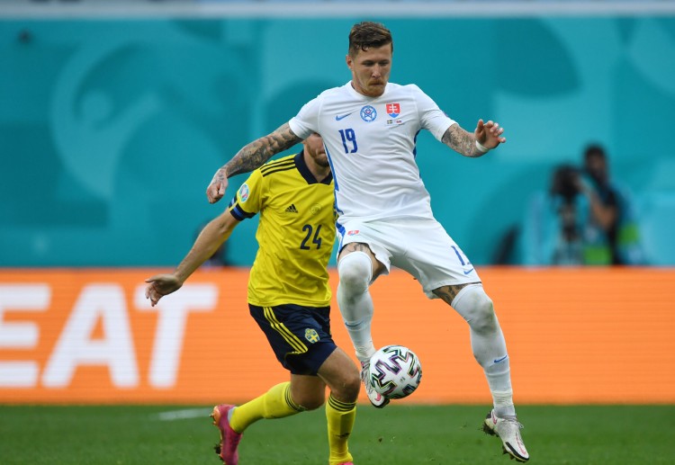 欧洲杯 西班牙的库茨卡的行动瞬间