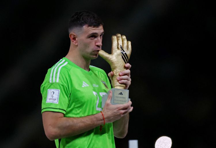 ဒီဂိုးသမားဟာ ၂၀၂၂ ကမ္ဘာ့ဖလား ရဲ့ အစောပိုင်း ပွဲစဉ်တွေမှာ အထင်ကရ ကာကွယ်မှုတွေ ပြုလုပ်ခဲ့ရခြင်း မရှိသလို လစ်ဗာကိုဗစ်နဲ့ ဘွန်နူ လောက်တောင် မထင်ပေါ်ခဲ့ပါဘူး။