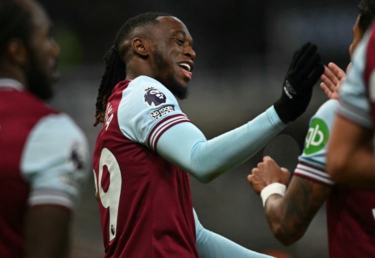 West Ham United hope to keep Arsenal at bay in their Premier League clash at the London Stadium