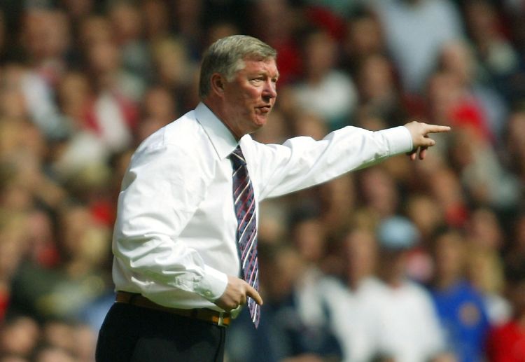 Premier League: Manchester United led by Sir Alex Ferguson ended Arsenal's unbeaten run in October 24, 2004