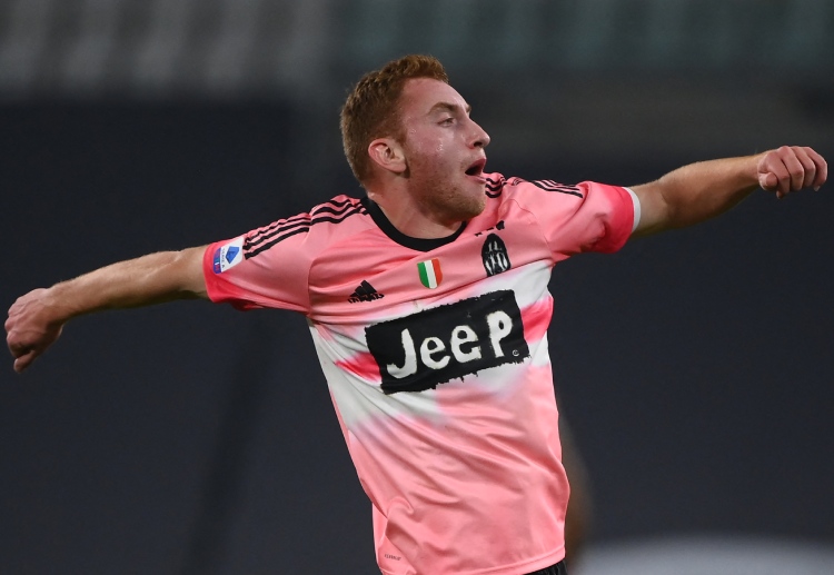 Juventus beberapa kali kenakan jersey pink di pertandingan sepak bola