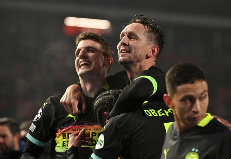 欧冠联赛 佩皮、吕克-德容和蒂尔曼组成的进攻线是埃因霍温的制胜法宝,他们已经在本赛季联手贡献了40粒进球。