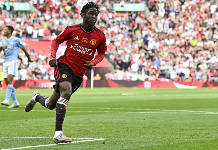 မန်ချက်စတာယူနိုက်တက်ဟာ ဘဏ္ဍာရေး ပြဿနာတွေ အပြင် ပရီးမီးယားလိဂ်ရဲ့ PSR စည်းမျဉ်းတွေကြောင့် လာမယ့် နွေရာသီမှာ ကစားသမားသစ်တွေကို ခေါ်ချင်တိုင်း ခေါ်ခွင့် မရနိုင်တဲ့ အခြေအနေနဲ့ ရင်ဆိုင်နေရတာပါ။