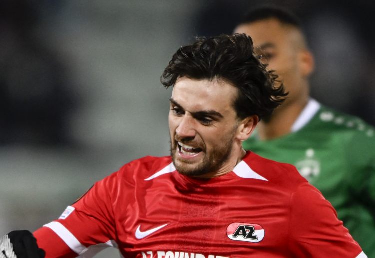 欧洲联赛 维卡里奥扑单刀,帮助热刺逃过一劫。