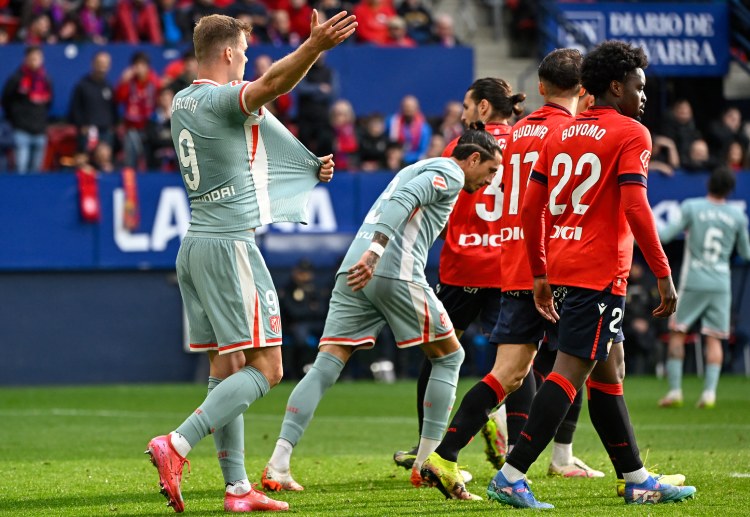 西甲联赛 第35分钟,索尔洛特头球被门将没收,无缘扳平。