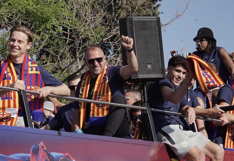 ဒါ့အပြင် ဘာစီလိုနာဟာ ဟန်ဆီ ဖလစ်ခ် လက်ထက်မှာ လာလီဂါ ခါးသီး ပြိုင်ဘက် ရီးရဲလ်မက်ဒရစ်နဲ့ တွေ့ဆုံခဲ့တဲ့ အဲလ်ကလက်ဆီကို ဒါဘီ ၄ ကြိမ်စလုံး အနိုင်ရရှိအောင် စွမ်းဆောင်နိုင်ခဲ့ပါတယ်။