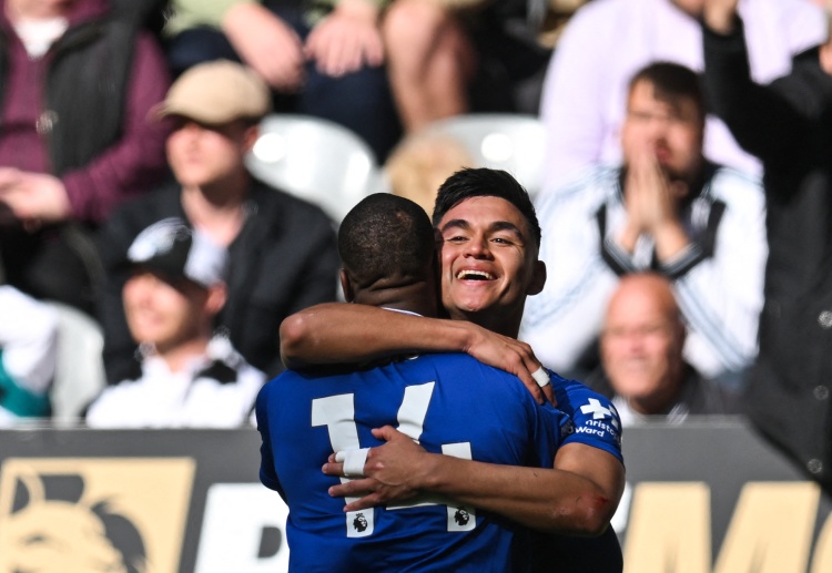 英超联赛 阿尔卡拉斯第65分钟头球破门，成为比赛胜负手。