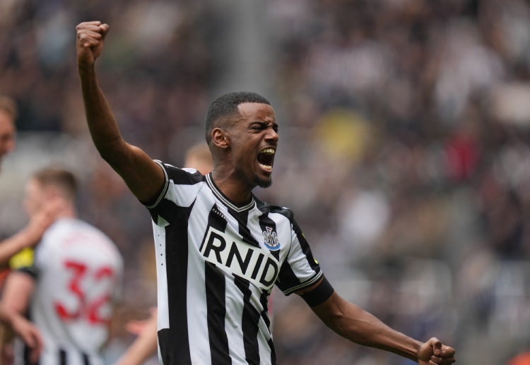 ပရီးမီးယားလိဂ် ချန်ပီယံ တို့ကတော့ နယူးကာဆယ် တိုက်စစ်မှူး အလက်ဇန္တား အိဆက်ကို ၅ နှစ် စာချုပ်ချုပ်နဲ့ ခေါ်ယူဖို့ သဘောတူညီမှု ရရှိခဲ့ပြီ ဖြစ်ကြောင်း Sky Sports Switzerland က ဖော်ပြခဲ့ပါတယ်။