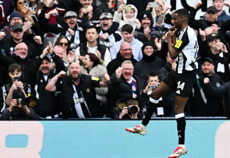 ဆွီဒင် တိုက်စစ်မှူးဟာ နယူးကာဆယ် အတွက် အကောင်းဆုံး ခြေစွမ်းပြနေပြီးတော့ ပရီးမီးယားလိဂ် ပြိုင်ဘက် အသင်းတွေရဲ့ စိတ်ဝင်စားခြင်း ခံနေရတာ ဖြစ်ပါတယ်။