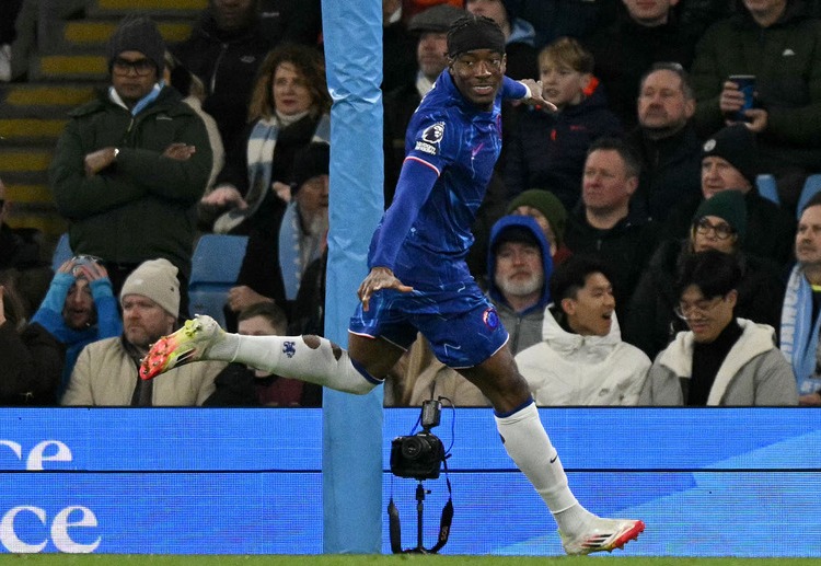 ဒါ့အပြင် အသက် ၂၃ နှစ် အရွယ် ရှိပြီ ဖြစ်တဲ့ မာဒူခေးဟာ ပရီးမီးယားလိဂ် ကလပ် အာဆင်နယ်မှာ ကျောနံပါတ် ၂၀ ဝတ်ဆင်သွားမှာလည်း ဖြစ်ပါတယ်။