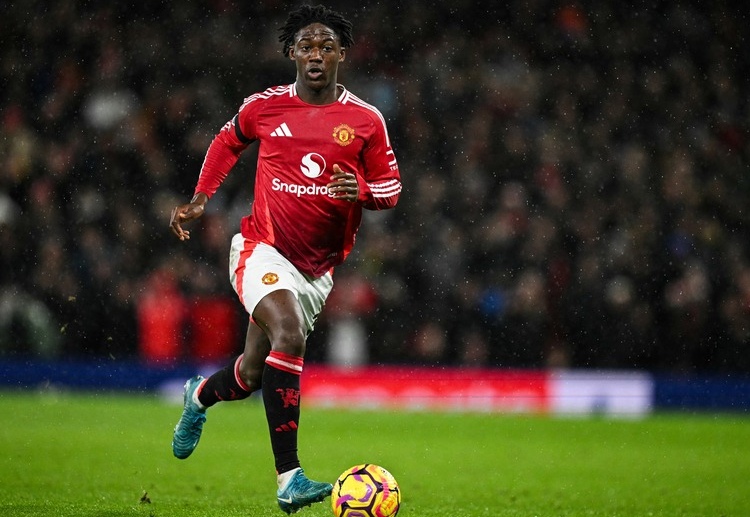 ဒါ့ပေမယ့်လည်း အင်္ဂလန်သားလေး ကတော့ လာမယ့် ၂၀၂၇ ခုနှစ် အထိ ပရီးမီးယားလိဂ် ကလပ် ယူနိုက်တက်နဲ့ စာချုပ်သက်တမ်း ကျန်ရှိနေပါသေးတယ်။