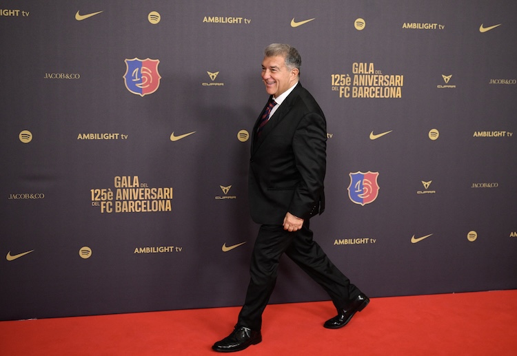 足球 巴萨主席与欧足联进行了多轮谈判,最终达成和解。