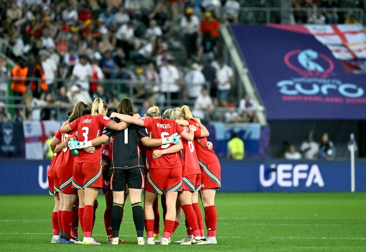 欧锦赛 在菲什洛克的助攻下,汉娜·凯恩打入一记精彩远射,为威尔士扳回一分。