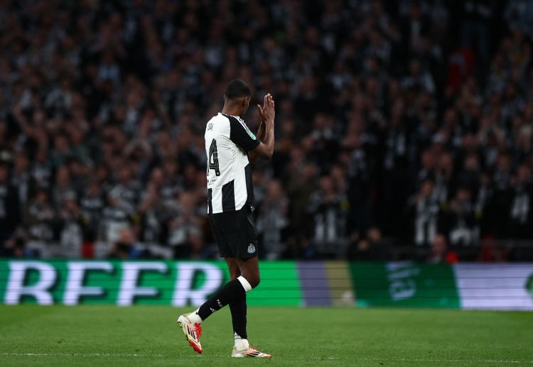 英超联赛 伊萨克宣布与纽卡斯尔联队关系破裂，并对俱乐部的行为表达了失望。