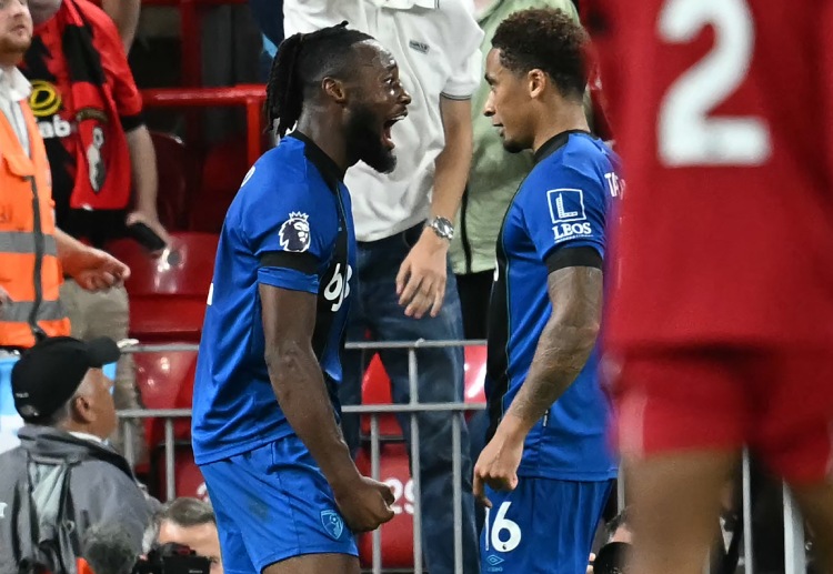 Premier League: Bournemouth không thể đứng vững tới phút cuối.