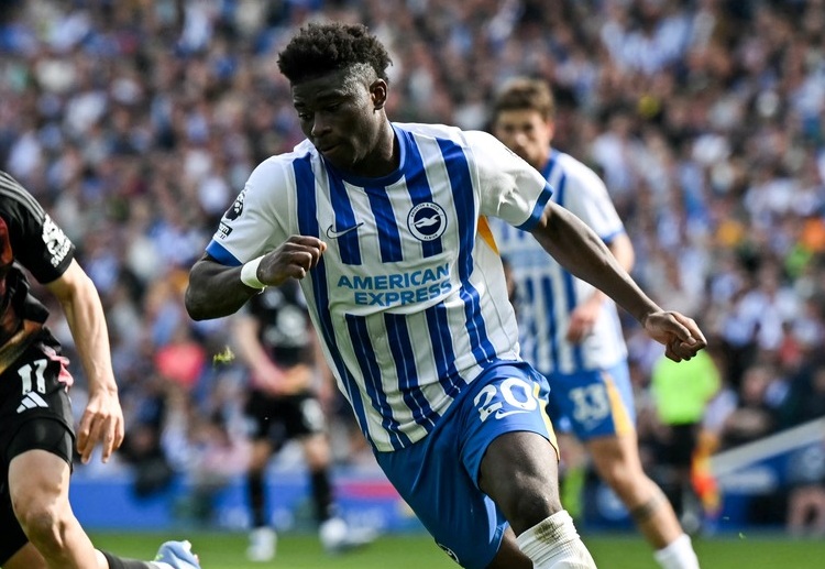 ပရီးမီးယားလိဂ် ထိပ်သီးတို့ဟာ လက်ရှိမှာ အထောင်တိုက်စစ် အတွက် ဘင်ဂျာမင် ဆက်စ်ကိုကို လိုက်နေပါတယ်။