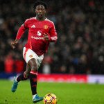 အသက် ၂၀ အရွယ်သာ ရှိသေးတဲ့ ကိုဘီ မိန်းနူးဟာ ပရီးမီးယားလိဂ် ရာသီ အဖွင့် ပွဲစဉ် ၂ ပွဲမှာ ပါဝင်ကစားခွင့် မရခဲ့ပါဘူး။