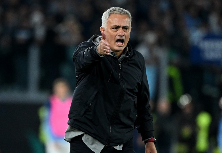 ဘာလို့လဲ ဆိုတော့ သူက ပရီးမီးယားလိဂ်ကို ပြန်လာဖို့ အမြဲတမ်း မျှော်လင့်နေတာလေ။ သူက ဘယ်ကလပ်မှာမှ ၂ နှစ်၊ ၃ နှစ်ထက် ပိုပြီး မနေတတ်ဘူး။