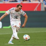 德甲联赛 哈里·凯恩上演帽子戏法，帮助拜仁在客场以4比1战胜霍芬海姆。