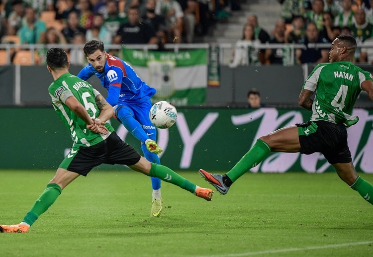 西甲联赛 西蒙尼的球队终于打破客场不胜的尴尬。