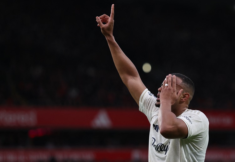 英超联赛 诺丁汉森林的吉布斯·怀特在第78分钟补射破门，将比分彻底锁定在3比0。