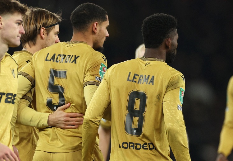 英联杯 拉克鲁瓦当晚运气不佳，既打入乌龙球，又成为点球大战中唯一失手的球员。