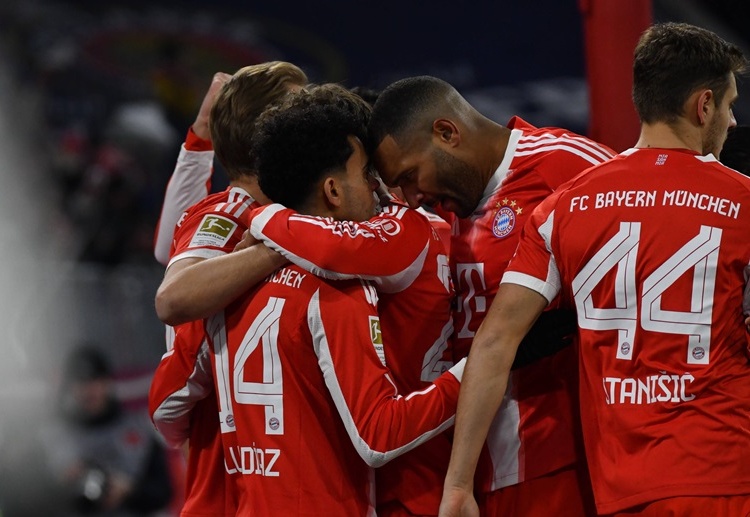 Michael Olise cetak gol di pertandingan Bundesliga