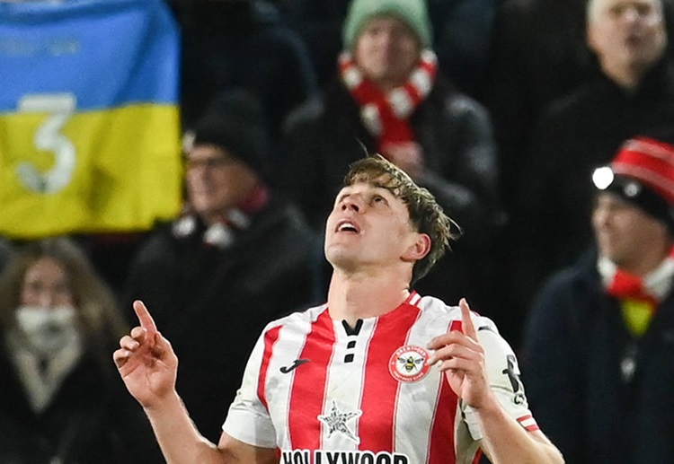 英超联赛 比赛末段，亚尔莫柳克在禁区内完成抽射破门，为主队锁定胜局，这也是他英超生涯的关键进球之一