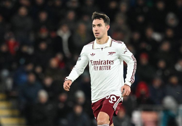 အာဆင်နယ်ဟာ ခရာဘောင်ဖလားမှာ ၂ ကြိမ်သာ ဗိုလ်စွဲဖူးသလို ၁၉၉၃ မှာ နောက်ဆုံးအကြိမ် ချန်ပီယံဖြစ်ထားတာပါ။