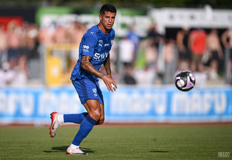 လာလီဂါ ကလပ် အနေနဲ့ ကန်ဆယ်လိုကို အလွတ် ပြောင်းရွှေ့ကြေးနဲ့ ရမှသာ ဆက်ထိန်းထားဖို့ စဉ်းစားမှာ ဖြစ်ပါတယ်။