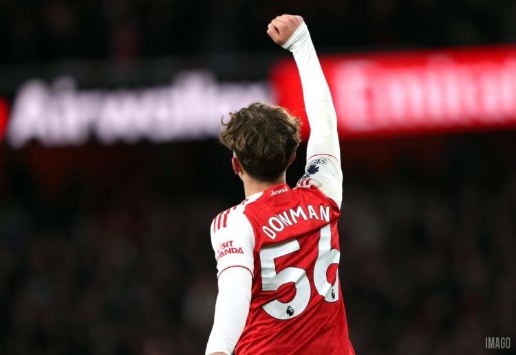 အသက် ၁၆ နှစ်နဲ့ ၇၃ ရက် သာ ရှိသေးတဲ့ မက်စ် ဒေါင်းမန်းဟာ ပရီးမီးယားလိဂ် သမိုင်းတလျှောက် အသက်အငယ်ဆုံး ဂိုးသွင်းရှင် ဖြစ်လာခဲ့ပါတယ်။