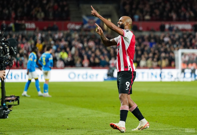 英超联赛 上半场，卡约德和蒂亚戈相继建功，布伦特福德2比0领先。