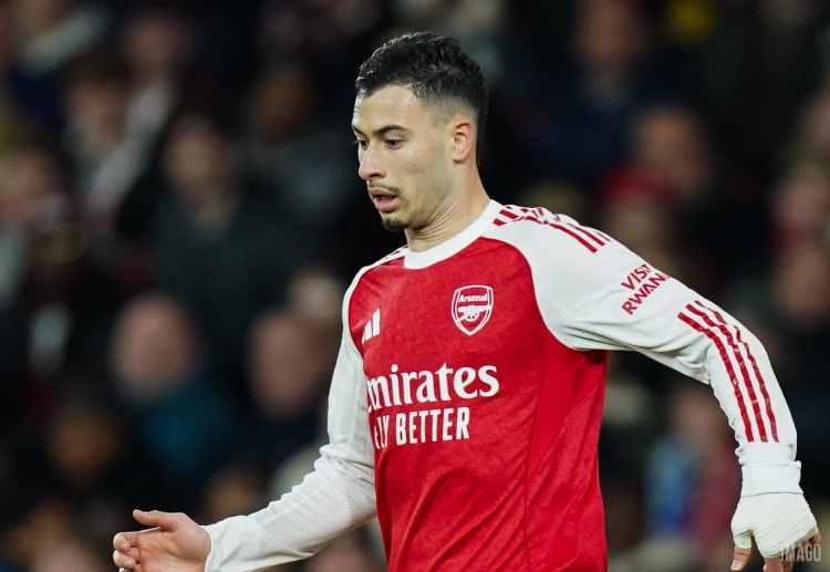 ပရီးမီးယားလိဂ် ကလပ် အာဆင်နယ် တိုက်စစ်မှူး ဂါဘရီရယ် မာတင်နယ်လီကို ခေါ်ယူဖို့ ပီအက်စ်ဂျီက အပြိုင်အဆိုင် ဖြစ်လာပါတယ်။