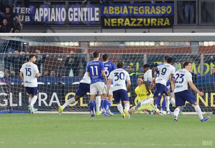 အင်တာမီလန် ညာနောက်ခံလူ ဒန်ဇဲလ် ဒမ်းဖရီးစ်ကို ခေါ်ယူနိုင်ဖို့ အတွက် ပရီးမီးယားလိဂ် ကလပ် အက်စတွန်ဗီလာနဲ့ မန်ချက်စတာယူနိုက်တက်တို့ အပြိုင်အဆိုင် ကြိုးစားနေကြပါတယ်။