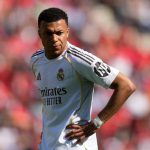 ကီလီယန် အမ်ဘာပေးဟာ ဒီရာသီ ချန်ပီယံလိဂ်မှာ (၉) ပွဲ ကစား၊ (၁၃) ဂိုး သွင်းယူထားပါတယ်။