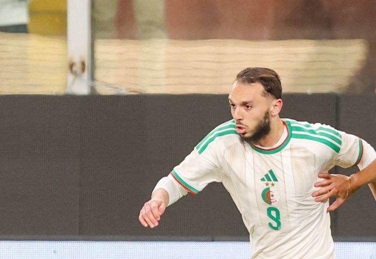 国际友谊赛  古伊里成功回归阿尔及利亚阵容，这位因肩伤缺席非洲杯的前锋，在上一场热身赛独造3球，脚风正顺。